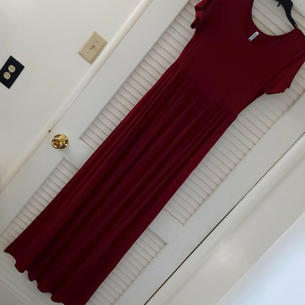 Maxi maternity dress with pockets